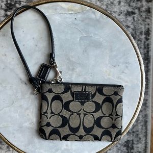 COACH Black & Gray Signature Leatherware Wristlet